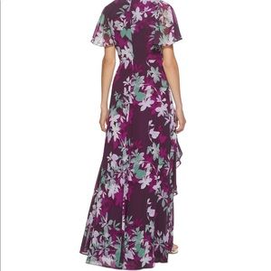 Calvin Klein : Shiffon Flutter sleeves gown